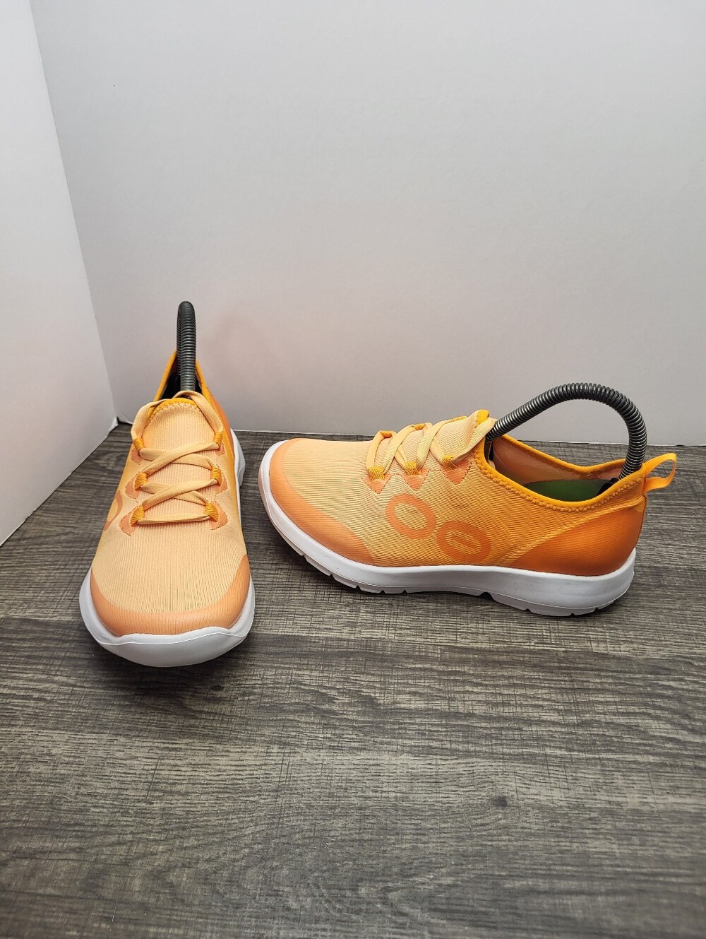 Oofos OOmg Sport LS Low Recovery Shoes Womens 7 Orange Lace Up Comfort Running